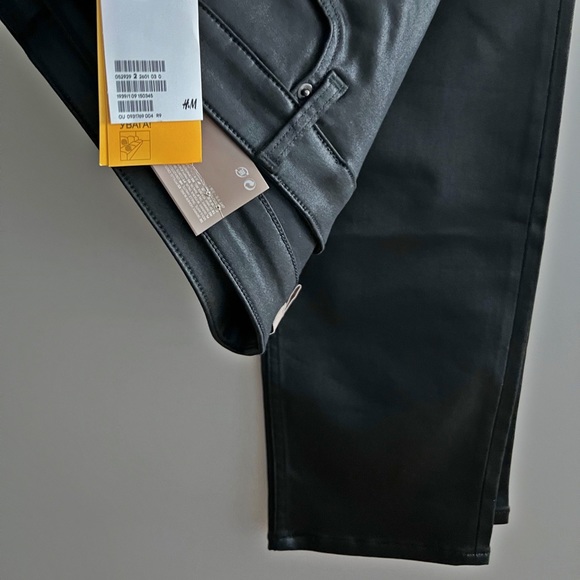 H&M Black/Coated Skinny High Jeans (Plus) - Picture 4 of 7